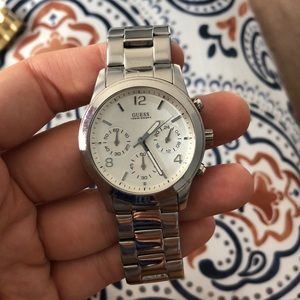 Guess Accessories - Silver GUESS Wrist Watch Guess Accessories - Silver GUESS Wrist Watch